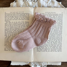 Load image into Gallery viewer, frilly socks