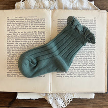 Load image into Gallery viewer, frilly socks