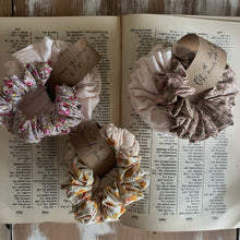 Load image into Gallery viewer, scrunchie 3 pack